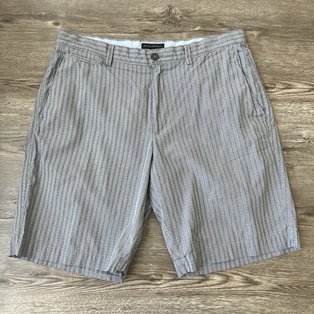 Banana Republic Classic Fit Shorts Mens 36 Gray Plaid 10" Inseam